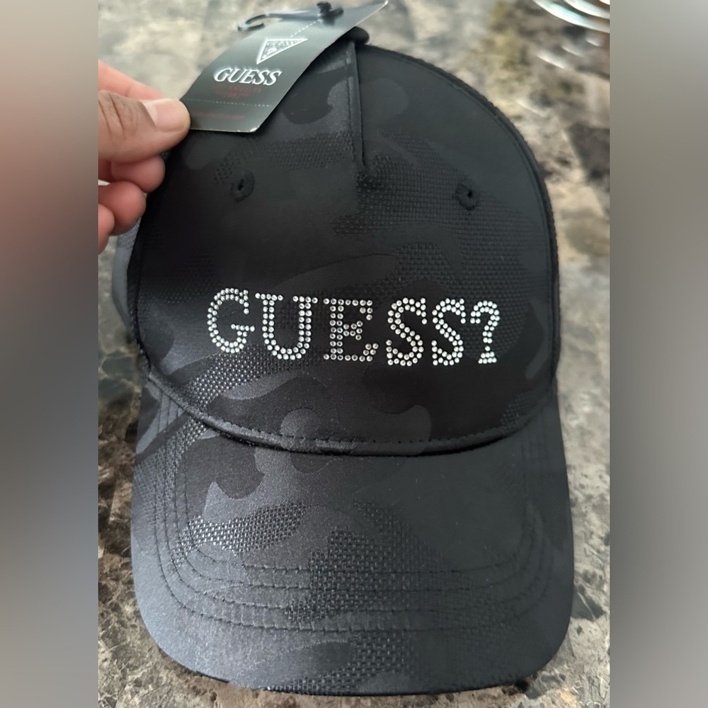 GUESS FASHION HAT